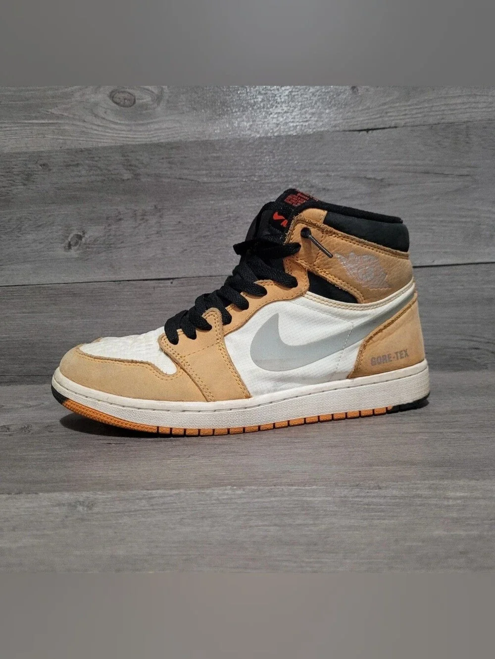 Jordan Retro 1 High Element Gore-Tex Men's Sz 8 Light Curry DB2889-700
